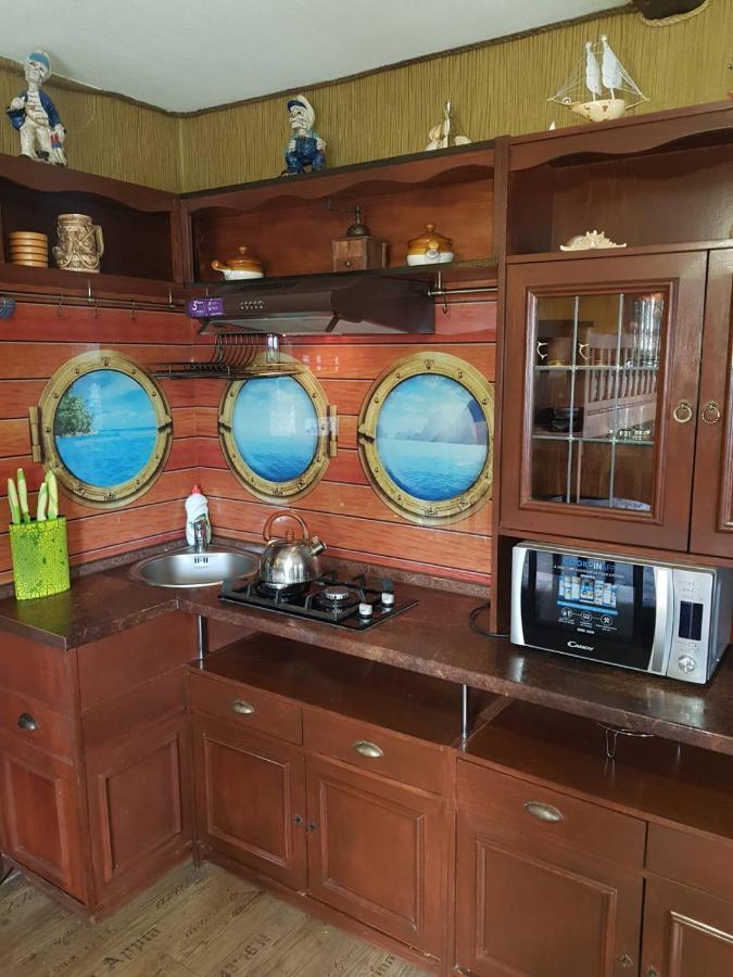 Riviera Apartments - уединенный отдых у моря Одесса Экстерьер фото
